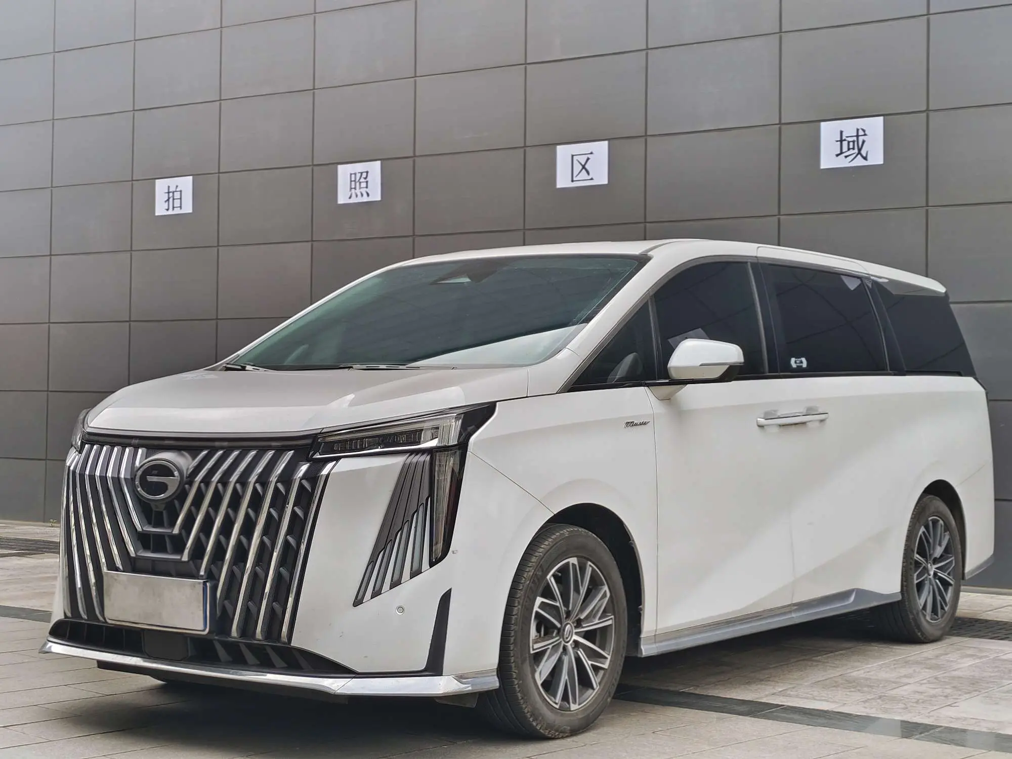 GAC Trumpchi M8  из Китая