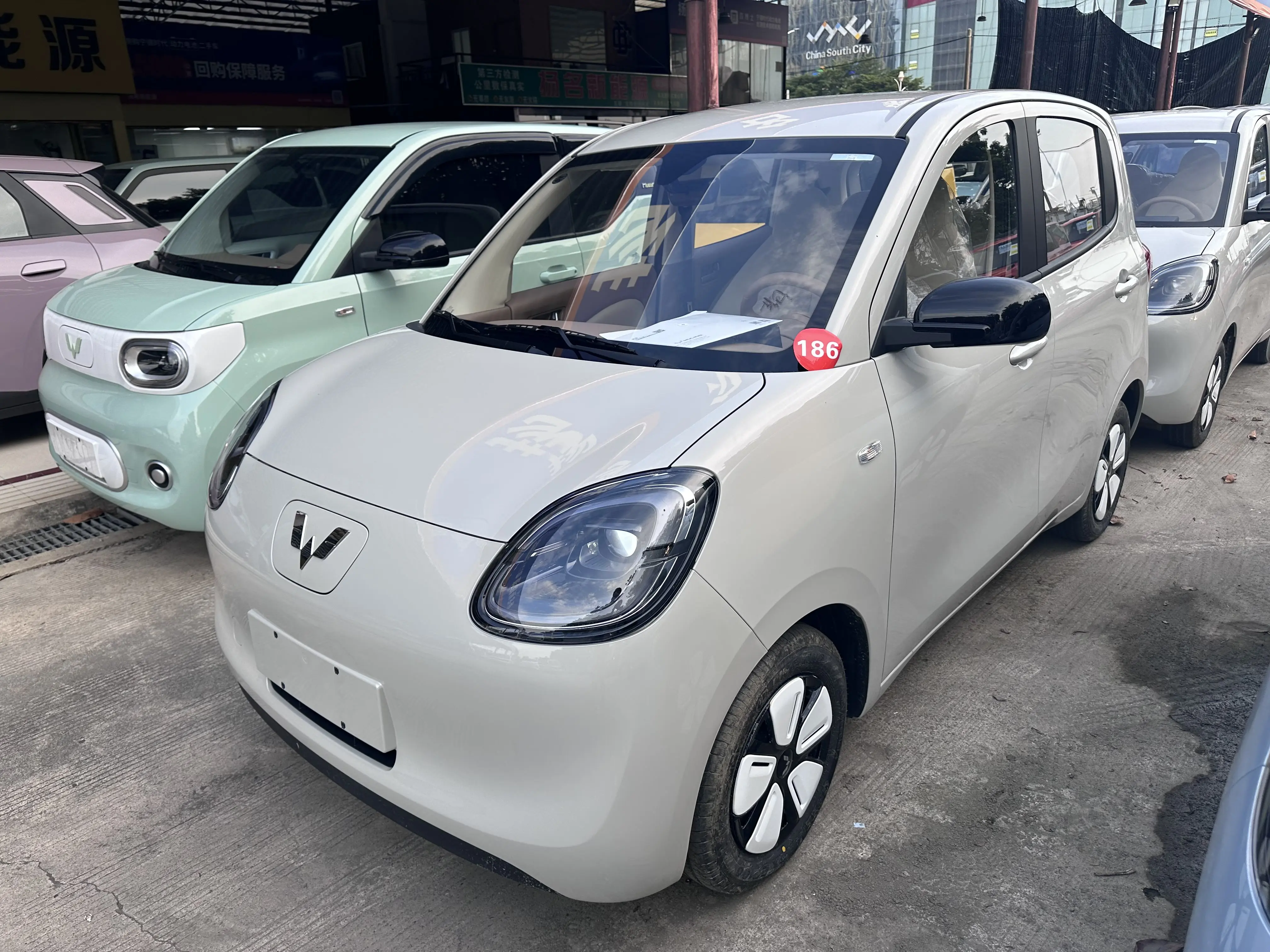 Wuling Hongguang MINIEV  из Китая