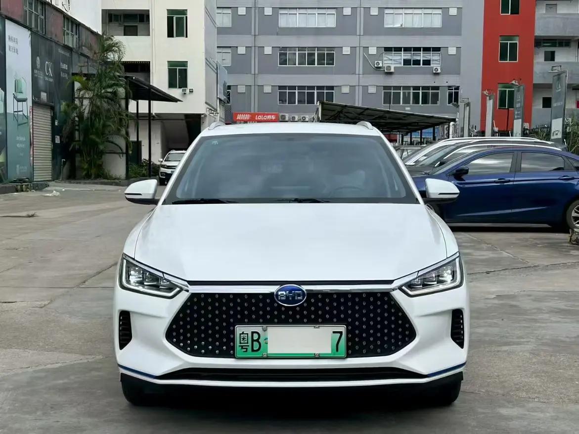 BYD e2  из Китая