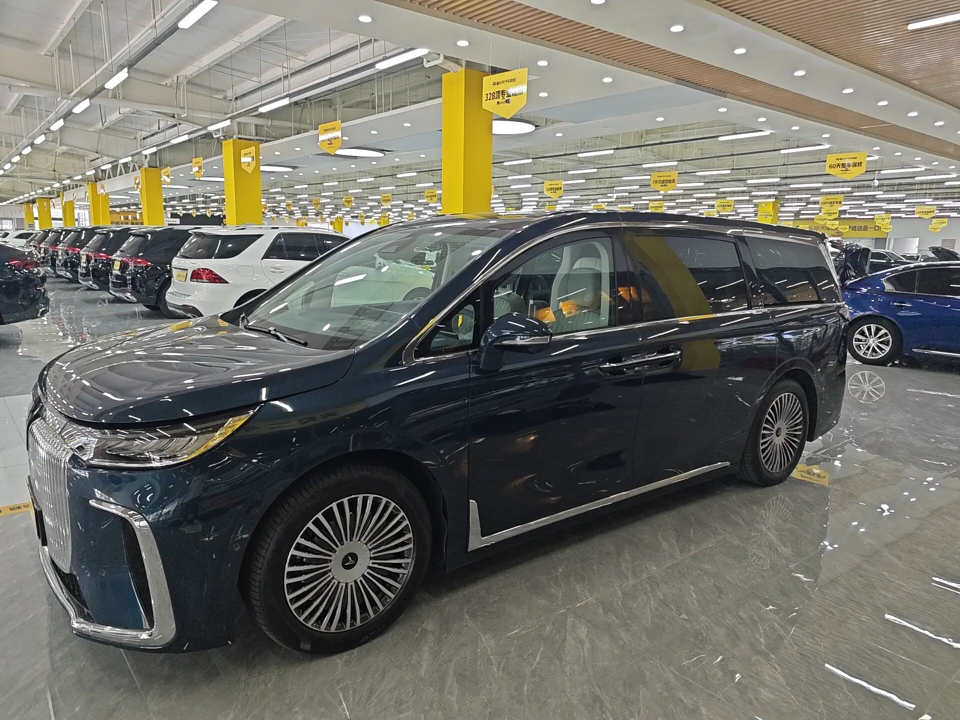 Voyah Lantu Dreamer PHEV  из Китая