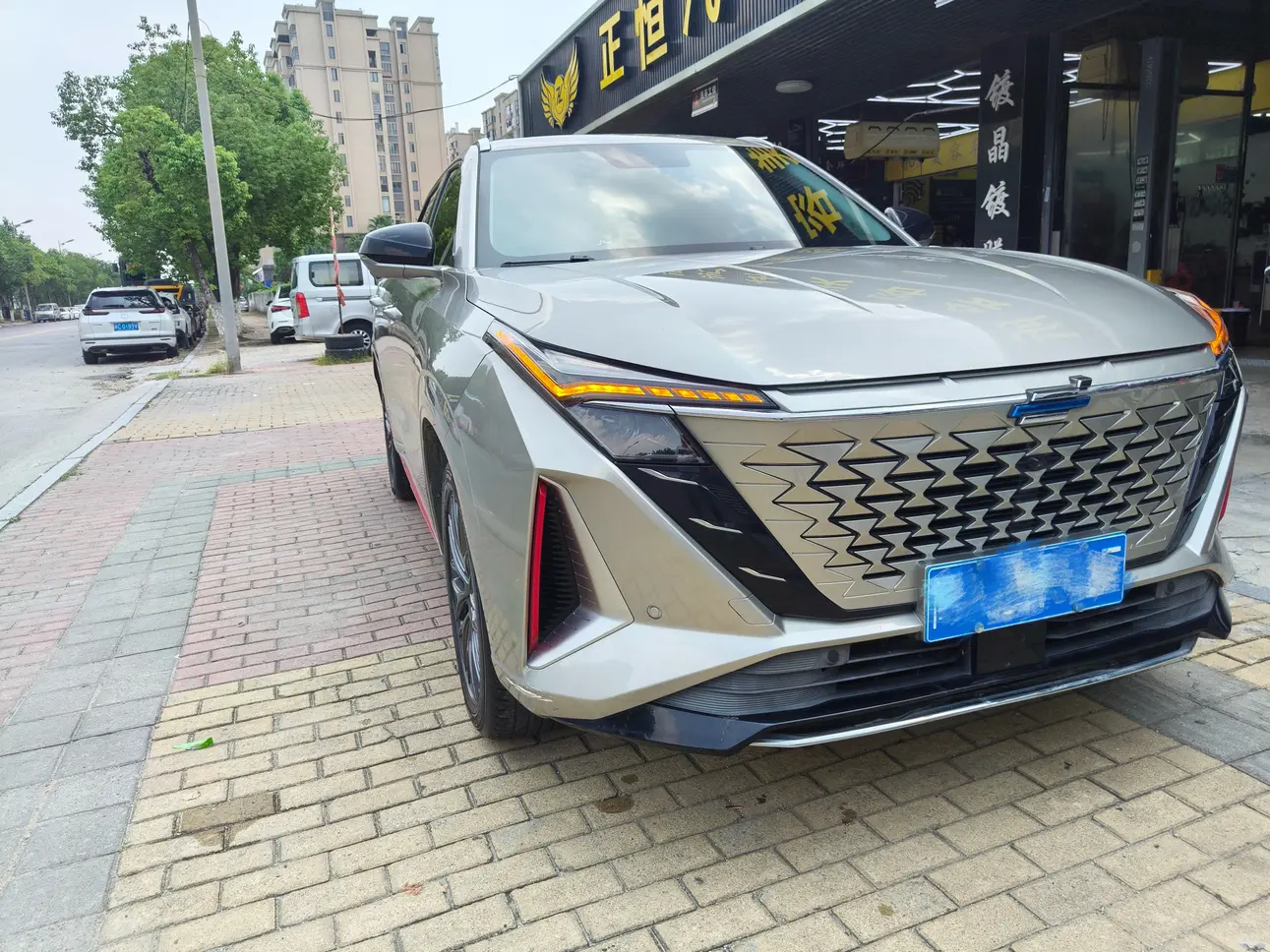 Oshan Changan Auchan Z6