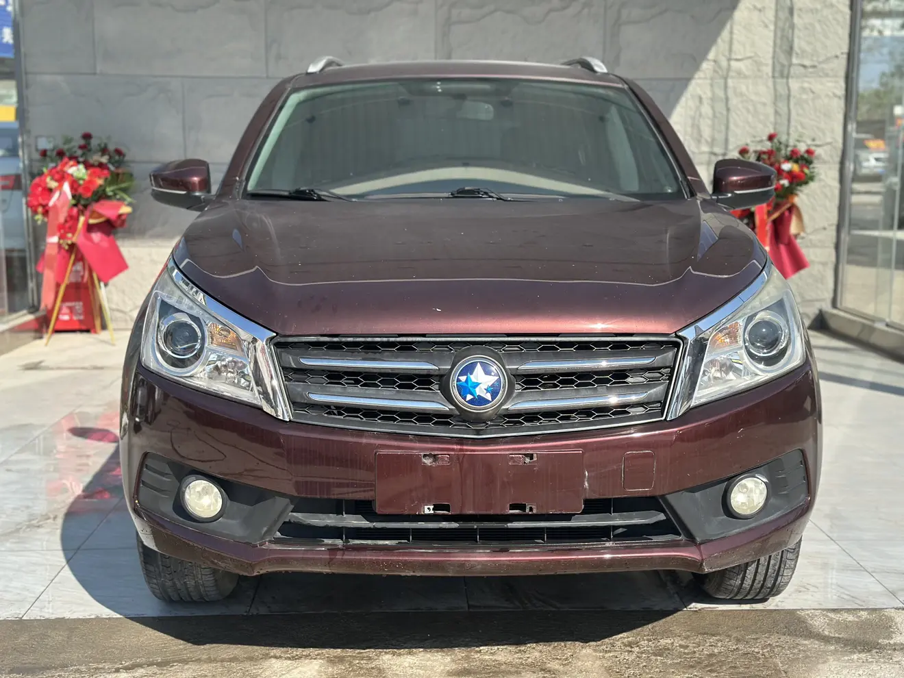 Kai Chen Venucia T70