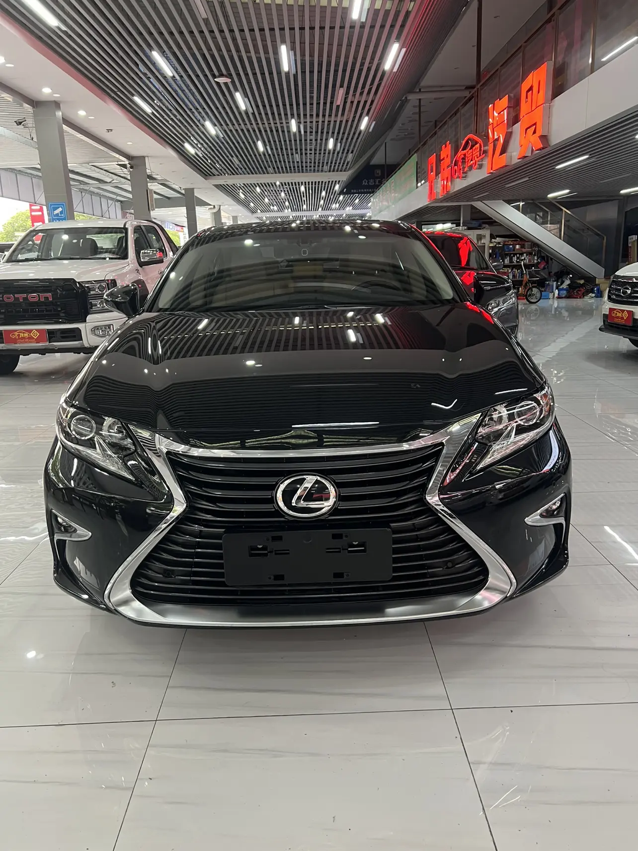 Lexus ES