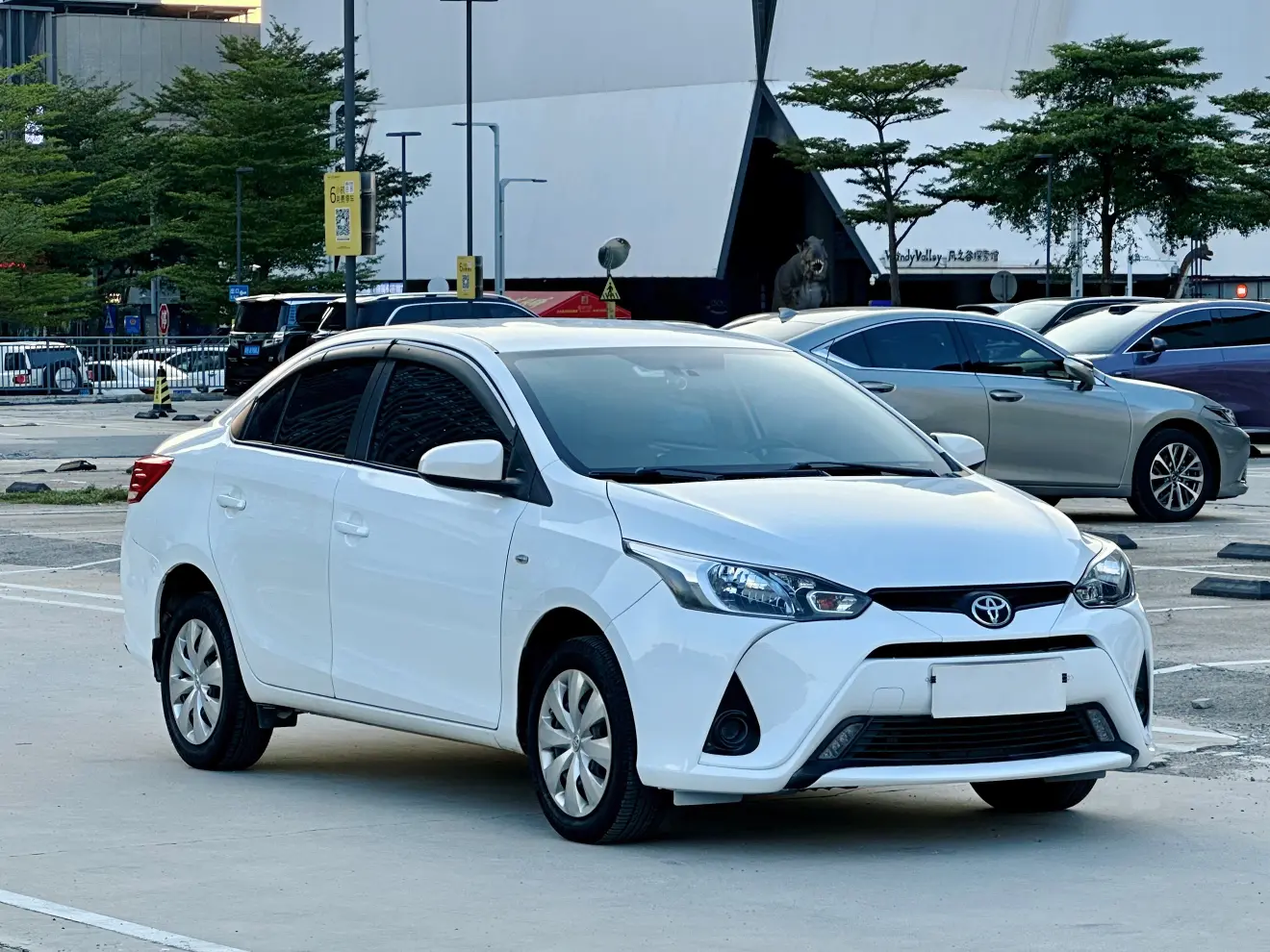 Toyota YARiS L Enjoy