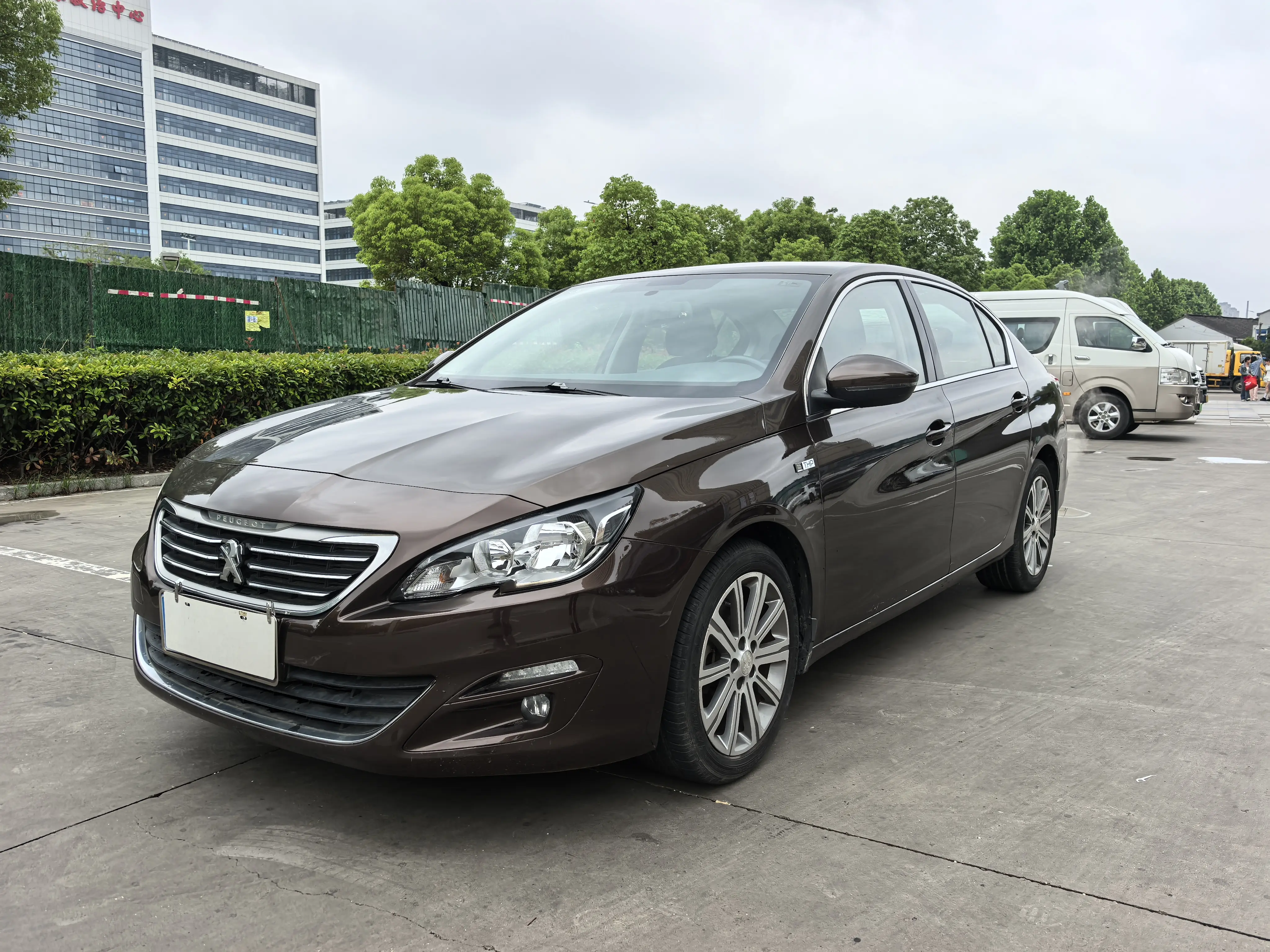 Peugeot 408