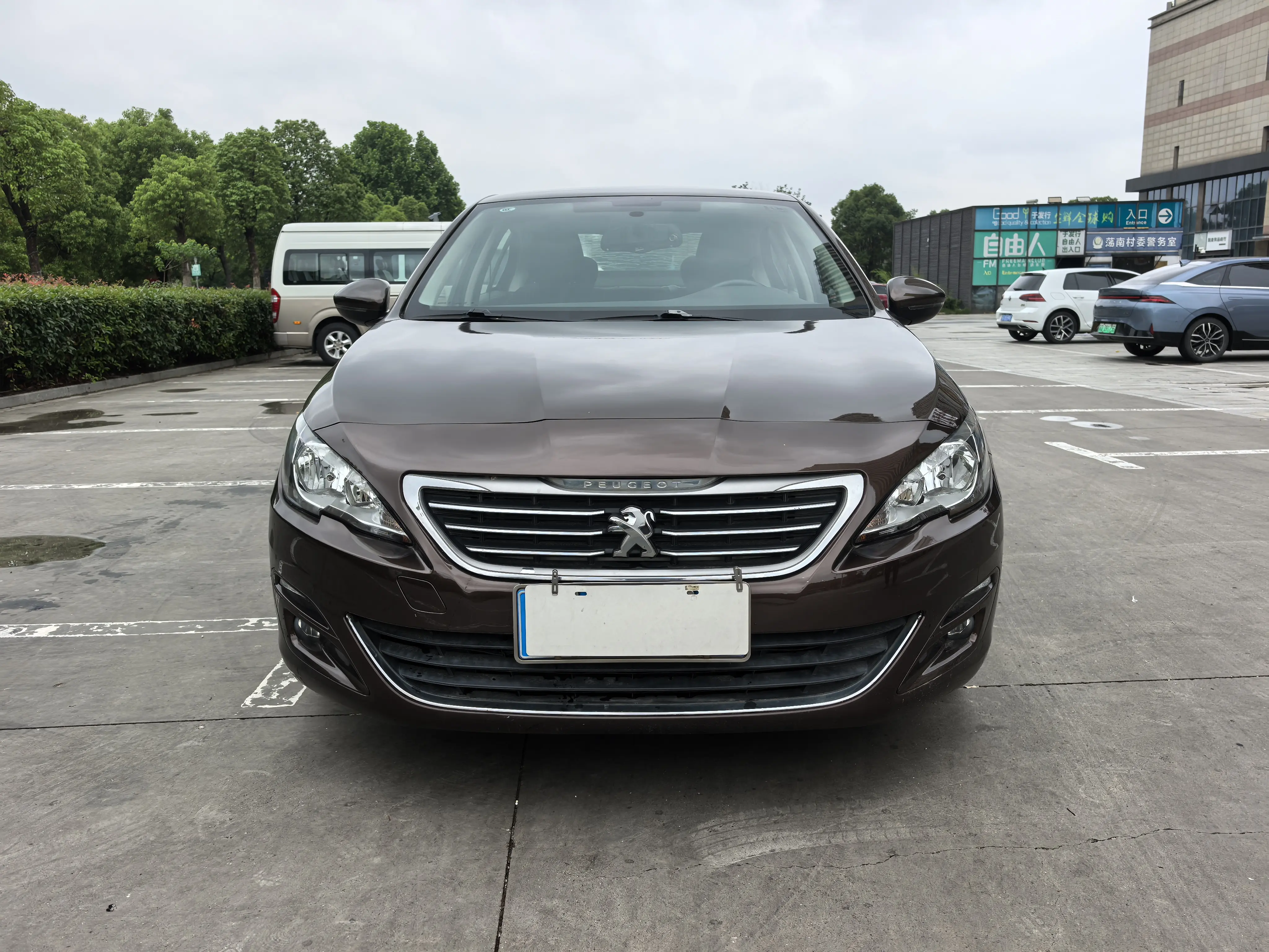 Peugeot 408