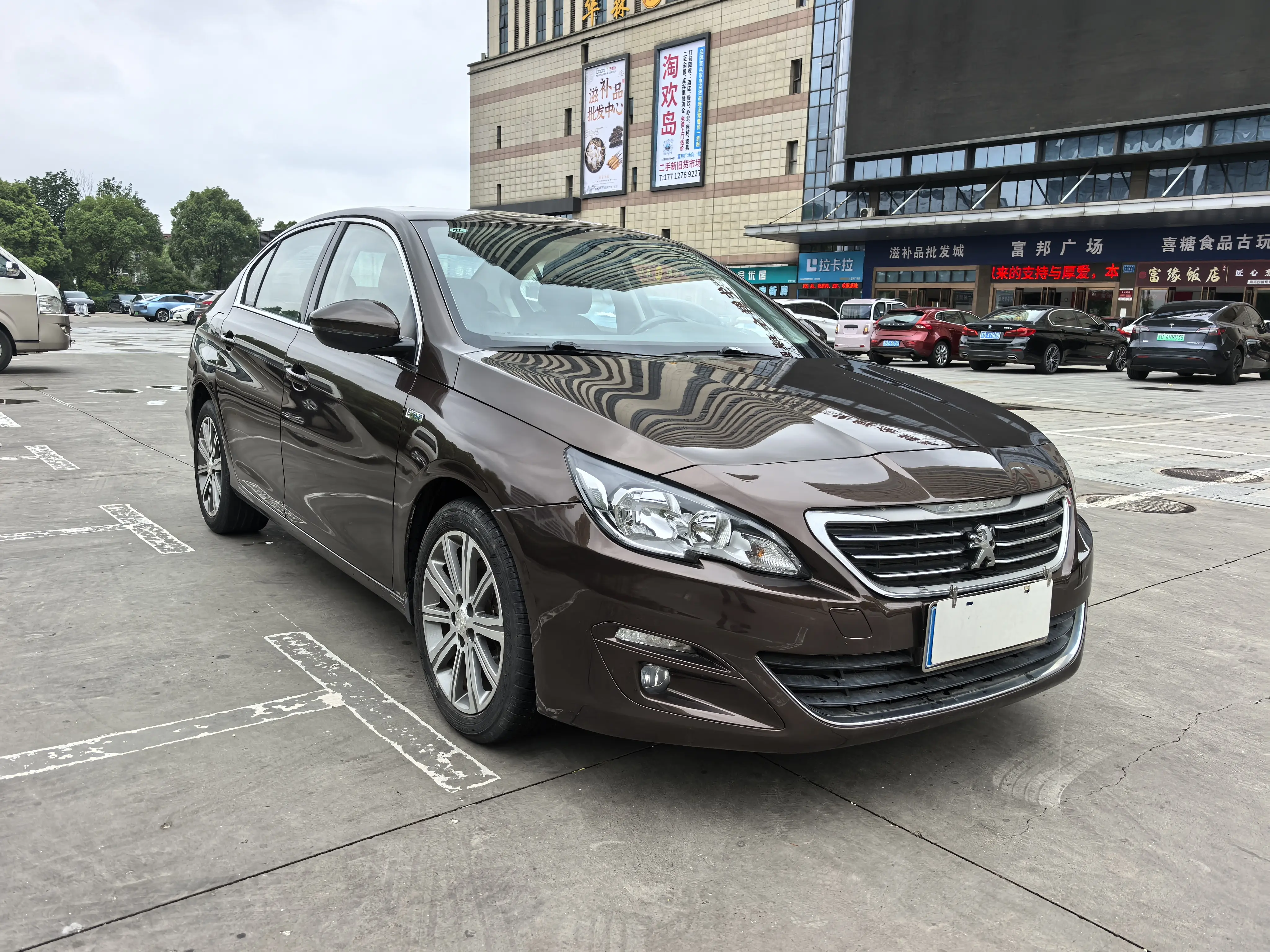 Peugeot 408