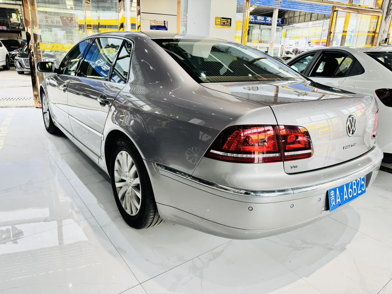 Volkswagen Phaeton  из Китая