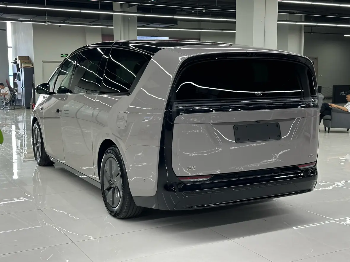 Lixiang MEGA