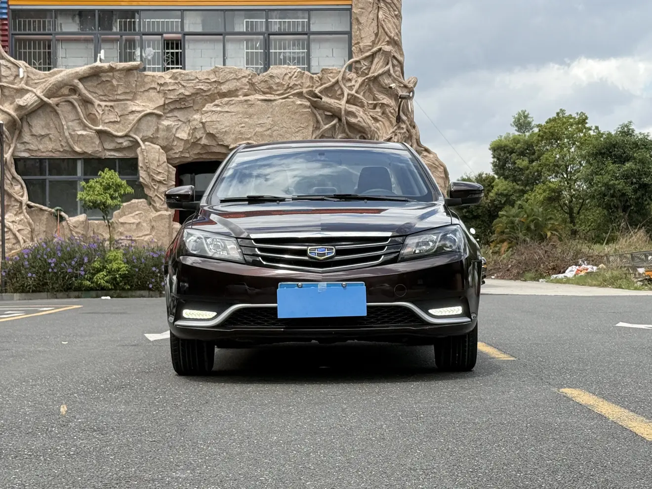 Geely Emgrand  из Китая