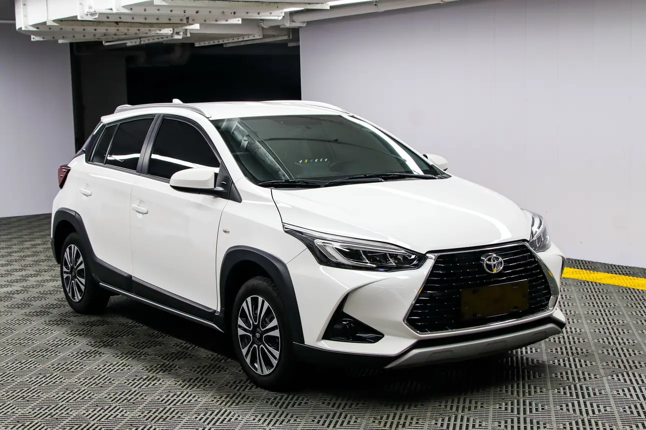 Toyota YARiS L to dazzle