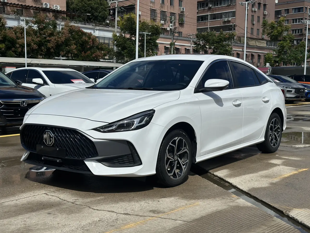 MG 5  из Китая