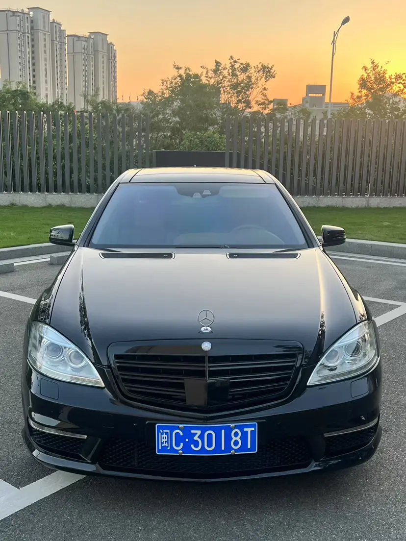 Mercedes-Benz S-Class AMG  из Китая