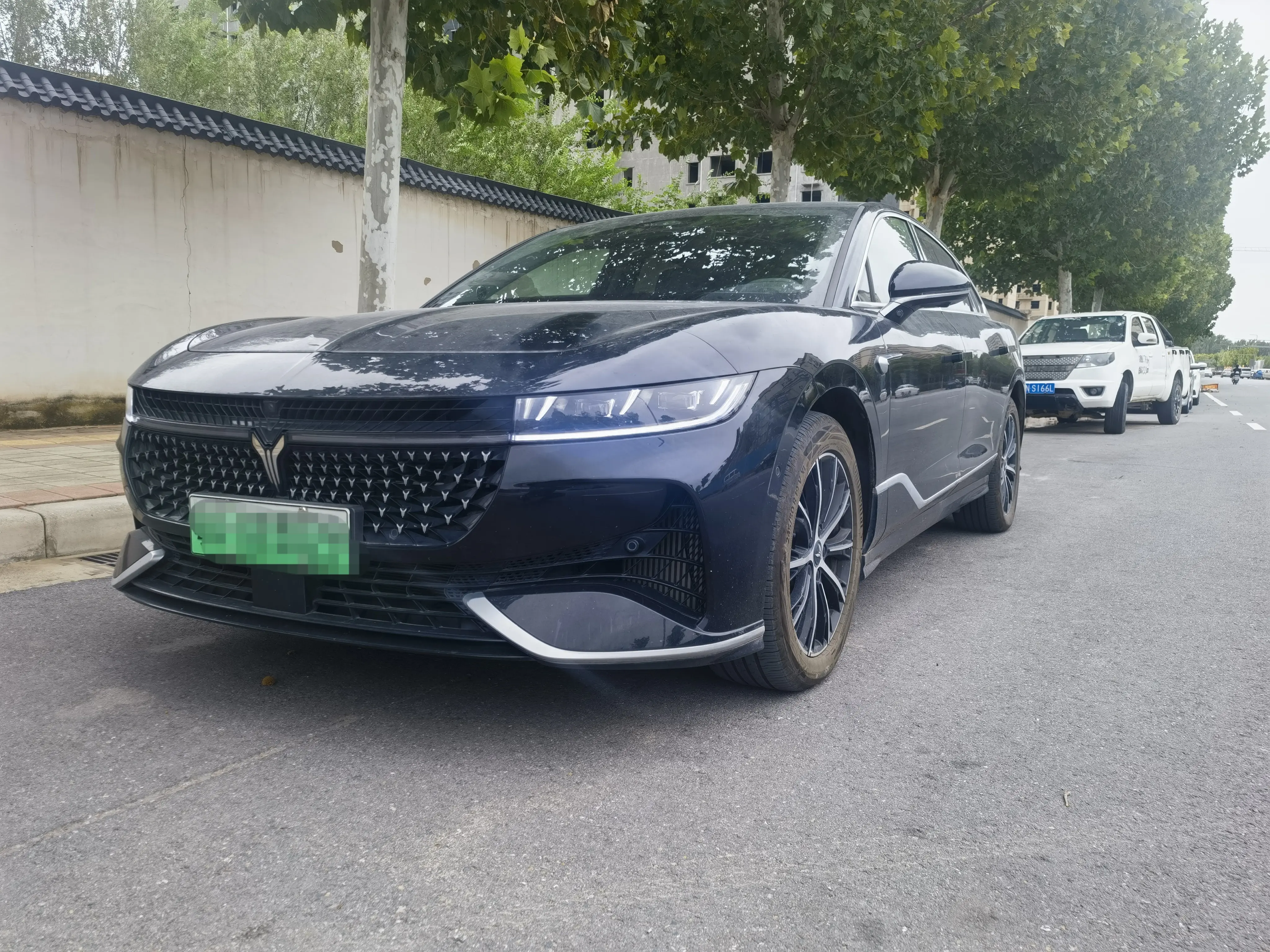 Voyah Passion PHEV  из Китая