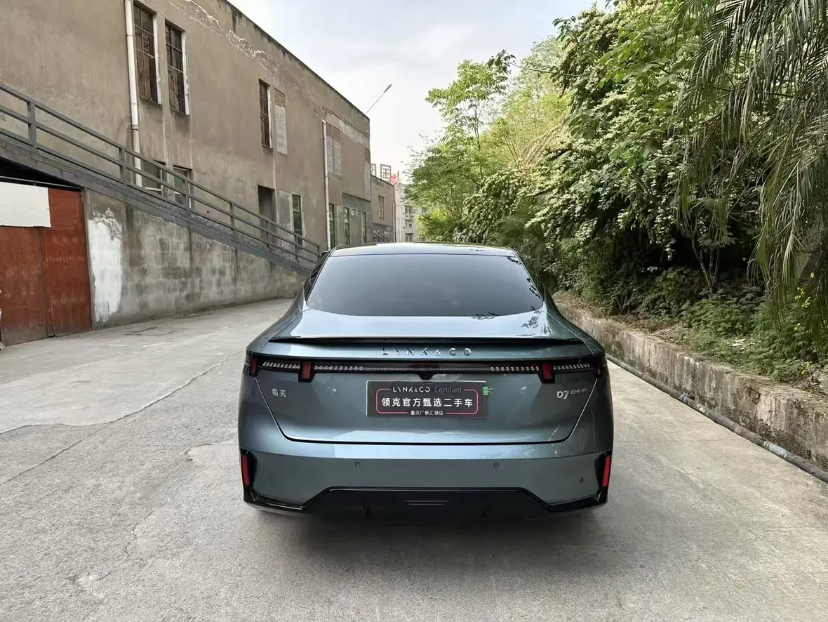 Lynk & Co 07 EM-P