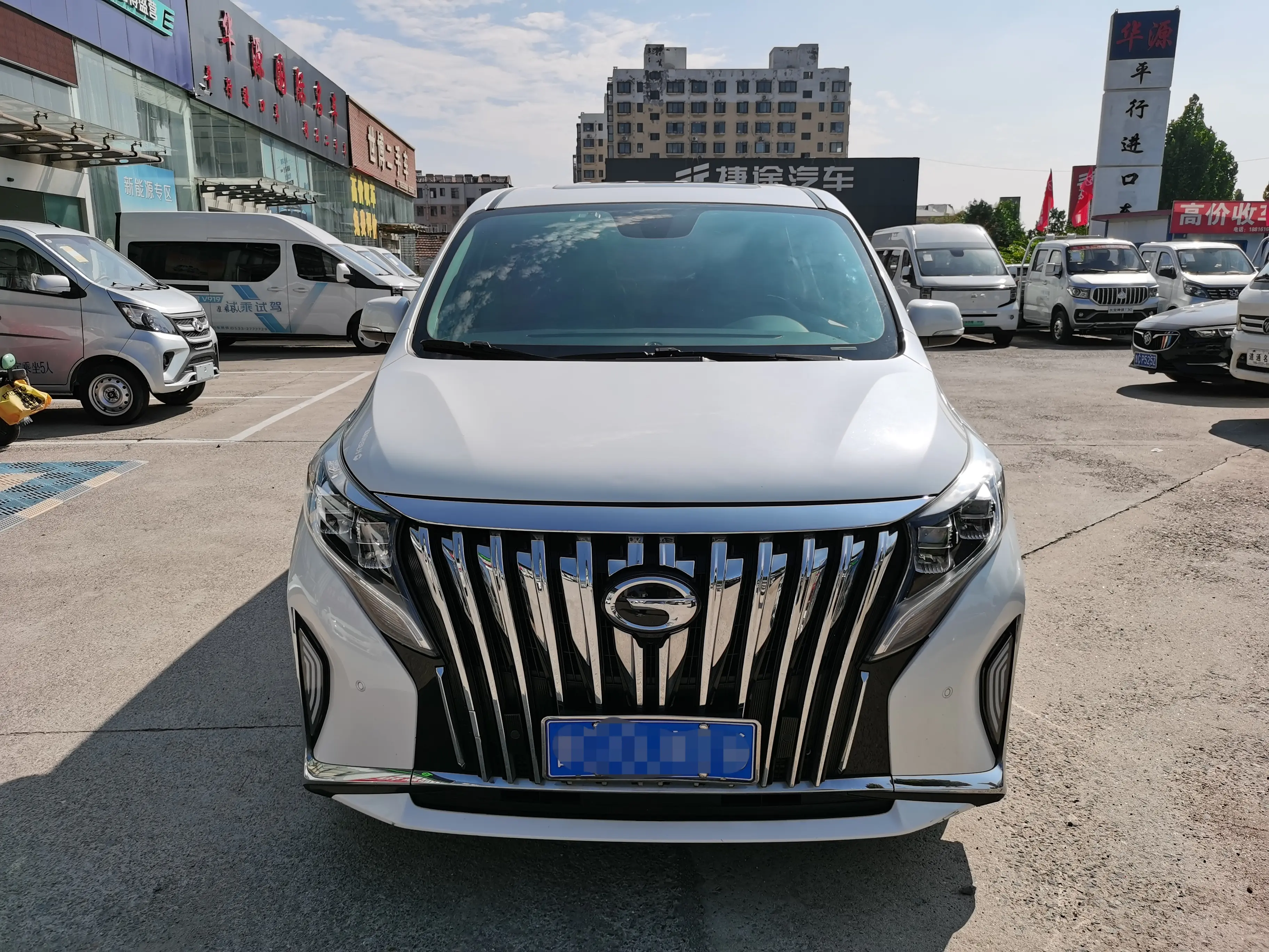 GAC Trumpchi M8  из Китая