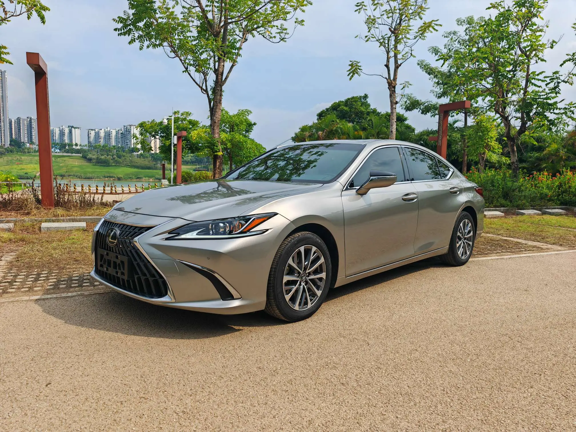 Lexus ES