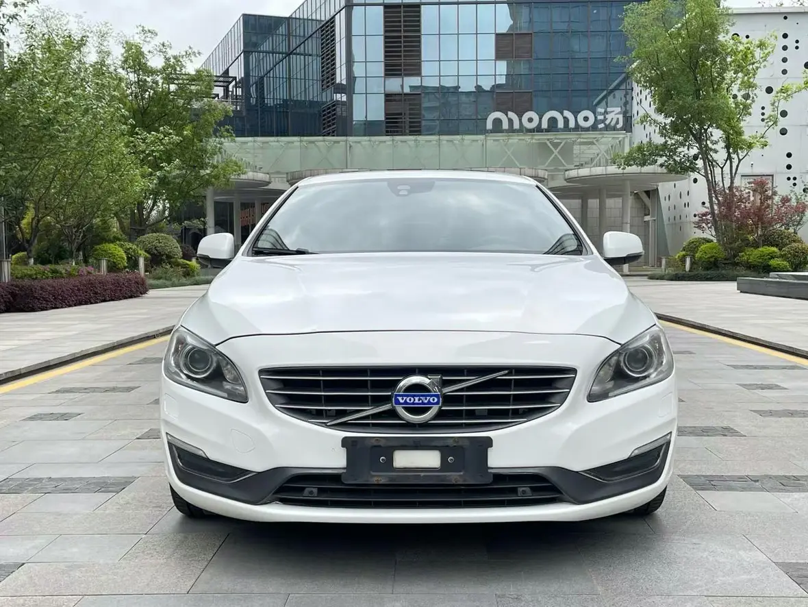 Volvo S60 (imported)