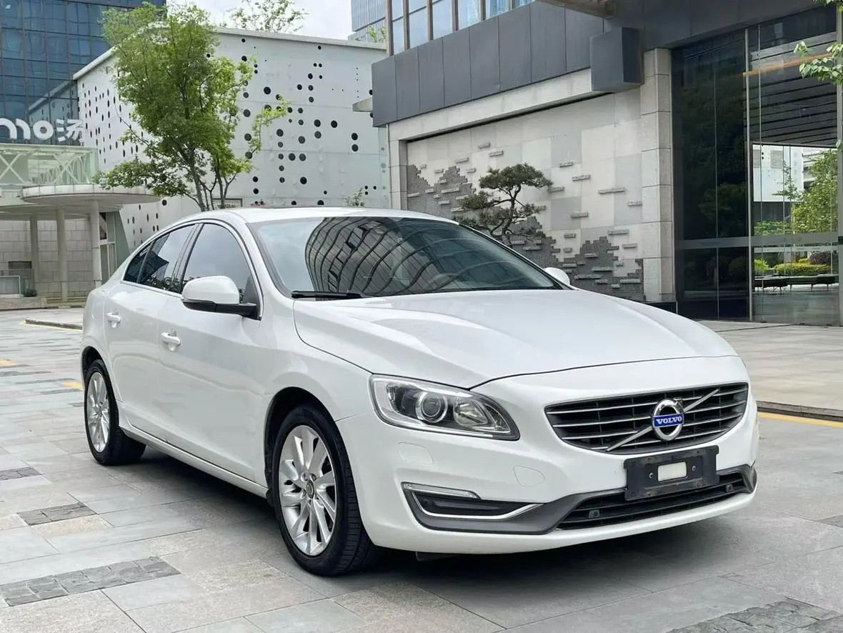 Volvo S60 (imported)