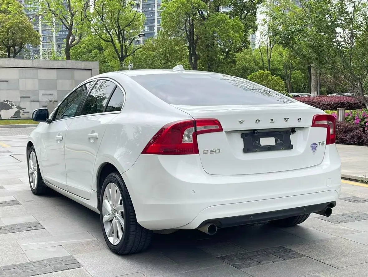 Volvo S60 (imported)
