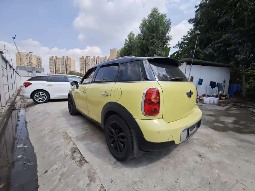 MINI COUNTRYMAN