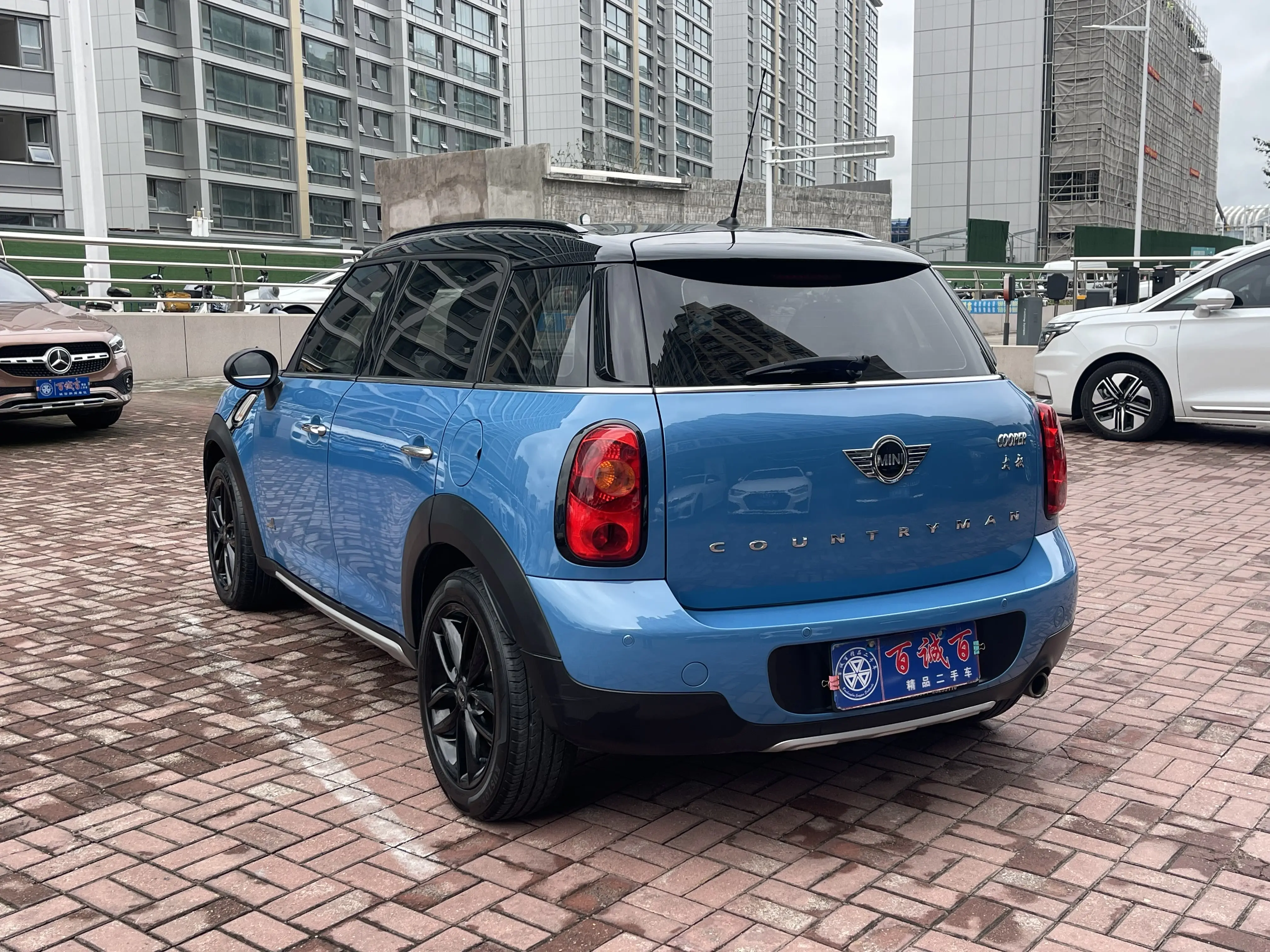 MINI COUNTRYMAN