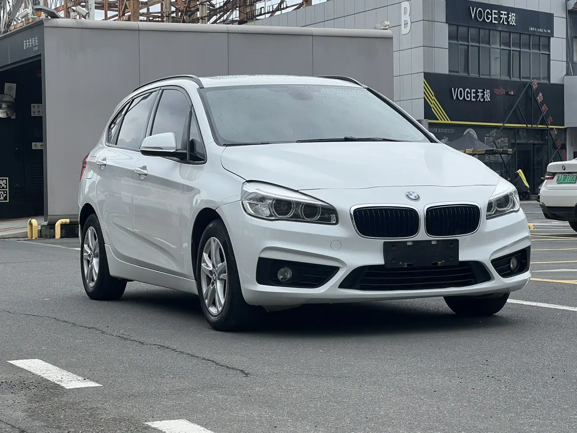 BMW 2 series station wagon
