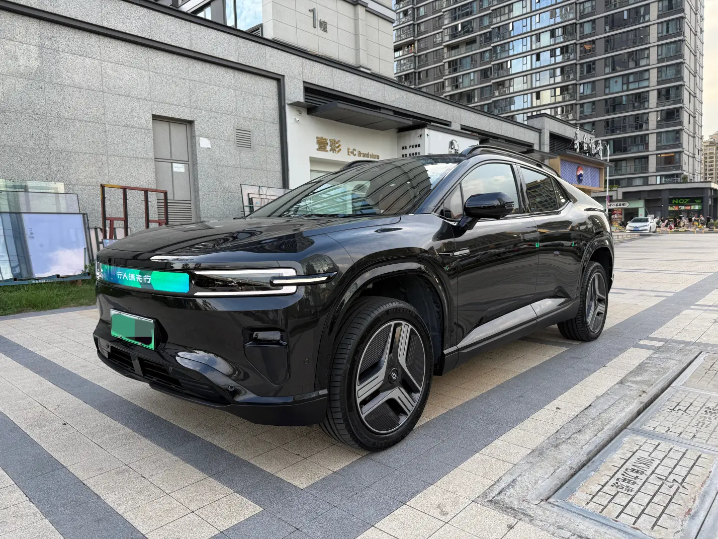 Changan Qiyuan E07  из Китая