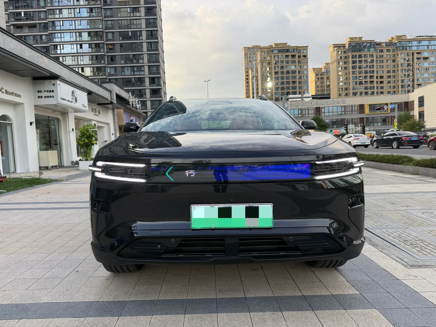 Changan Qiyuan E07  из Китая