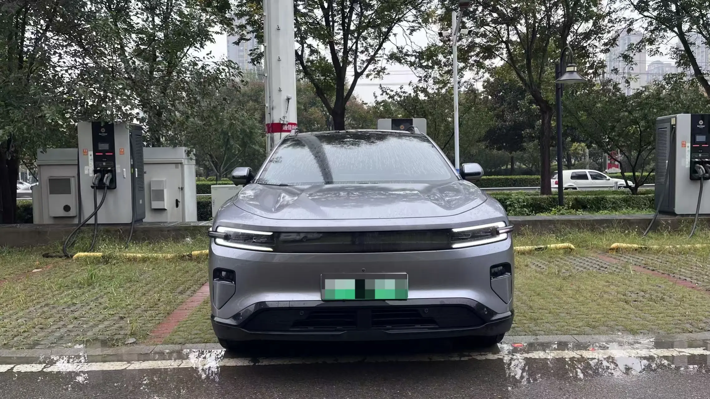 Changan Qiyuan E07  из Китая