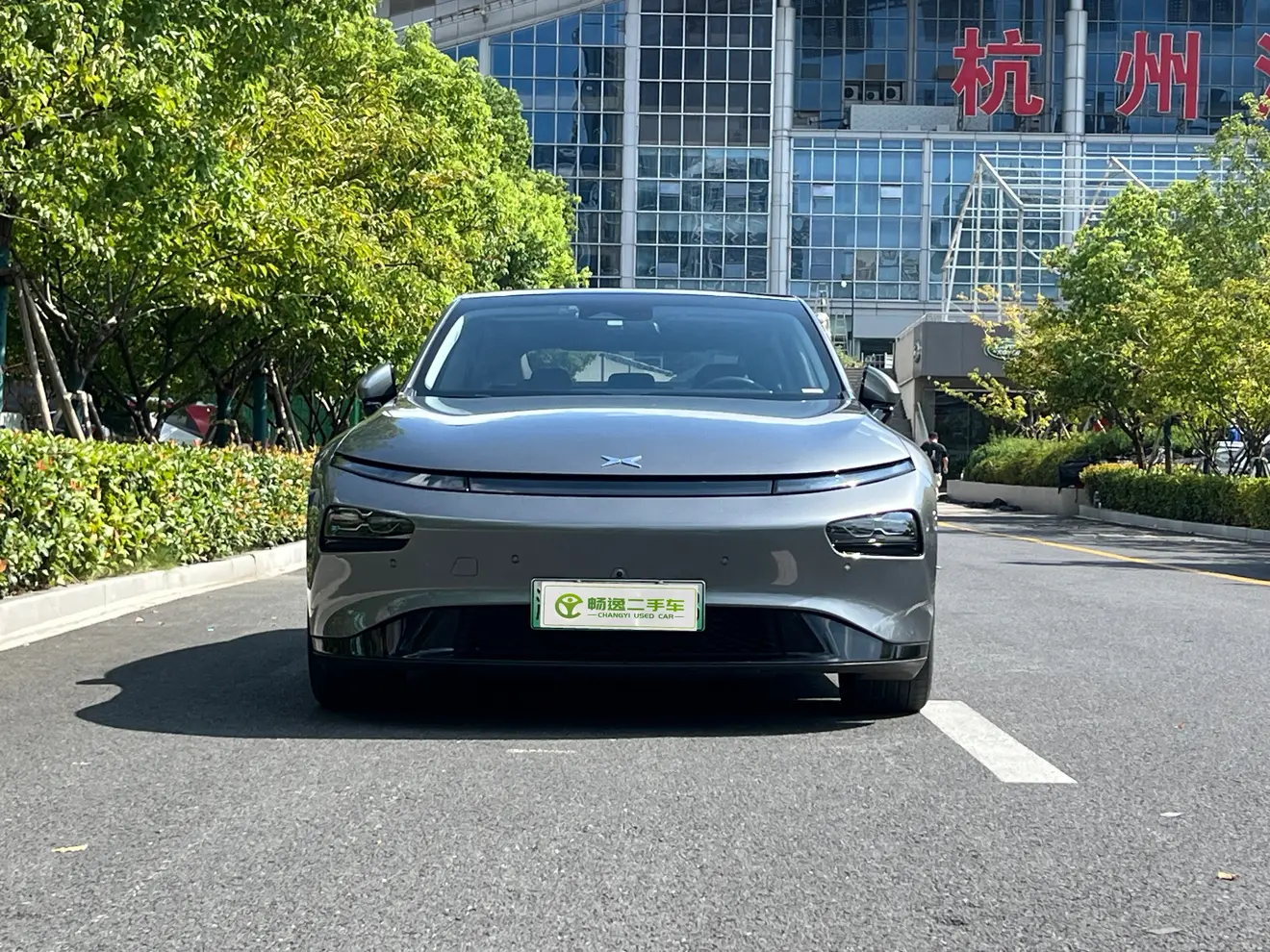 Xpeng P7  из Китая