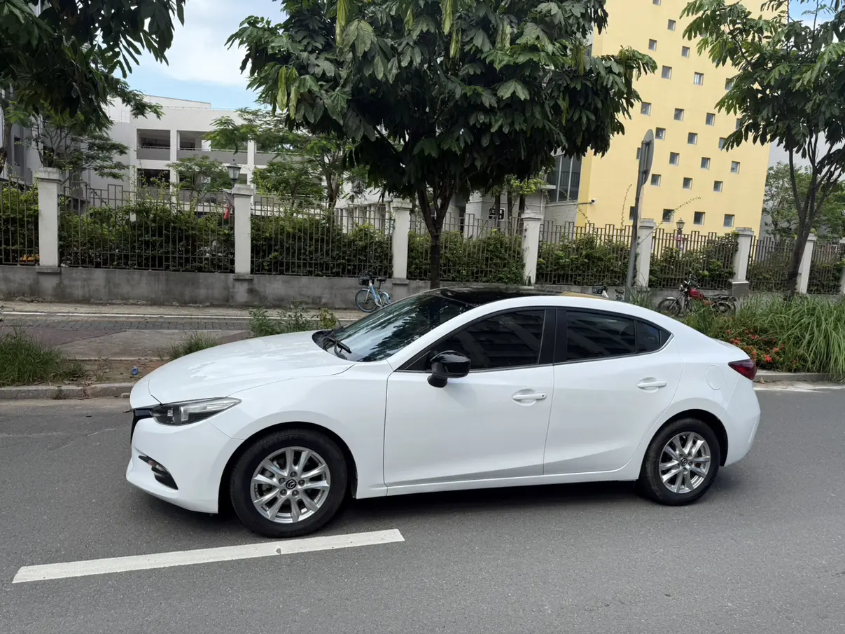 Mazda 3 Angkesela