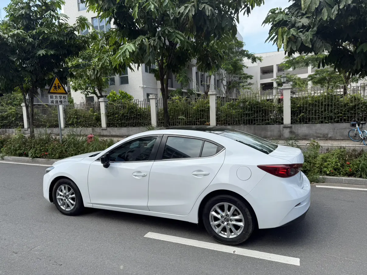 Mazda 3 Angkesela