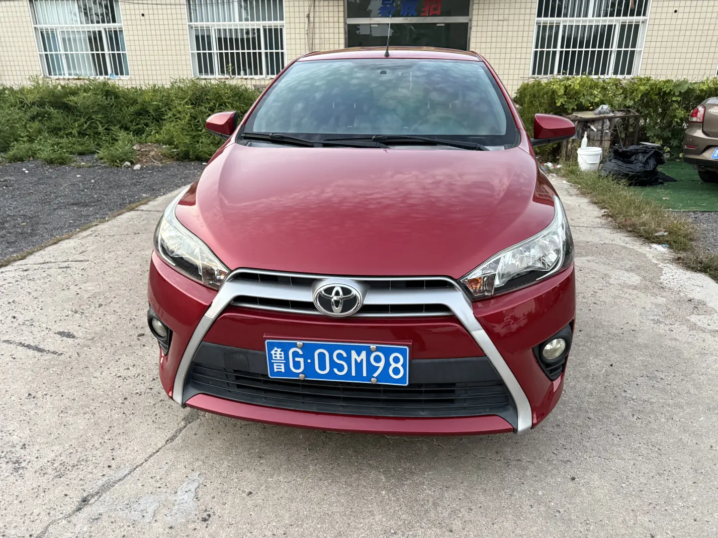 Toyota YARiS L to dazzle