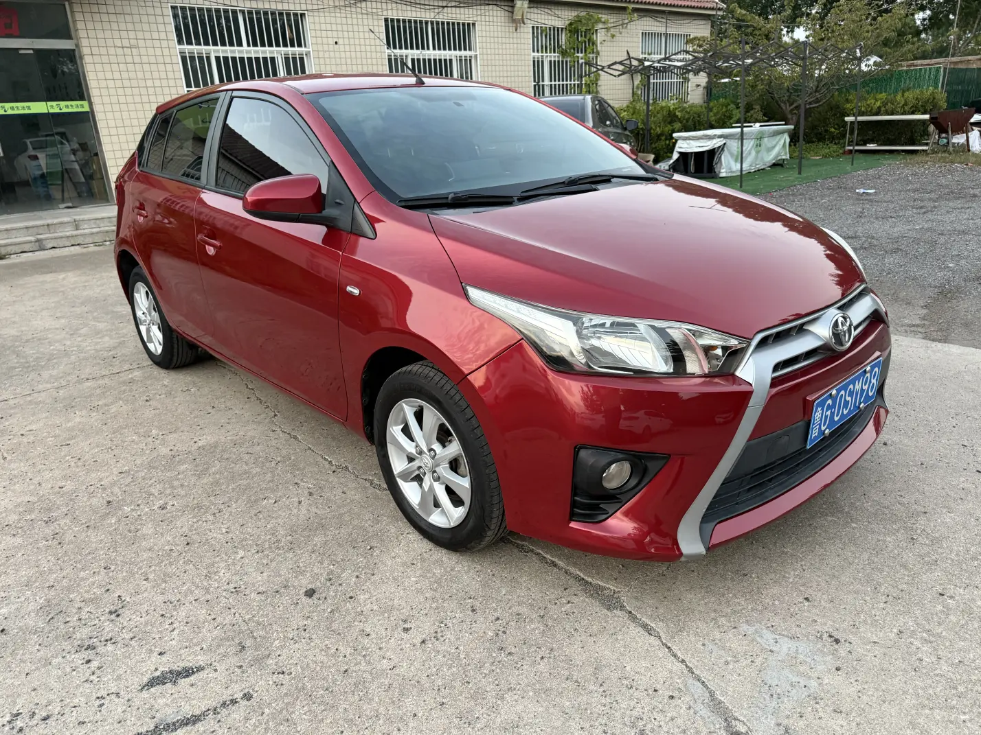 Toyota YARiS L to dazzle