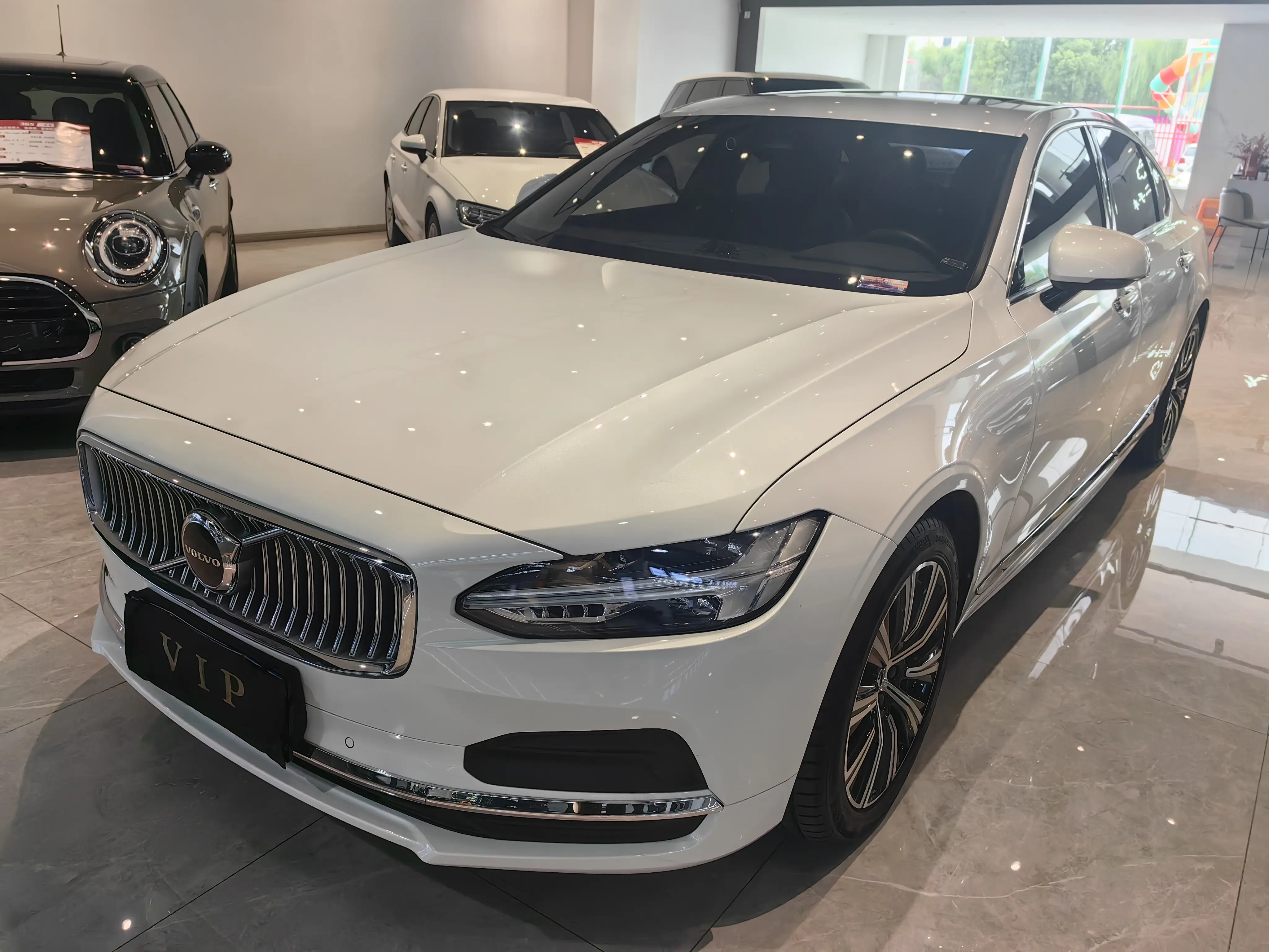 Volvo S90