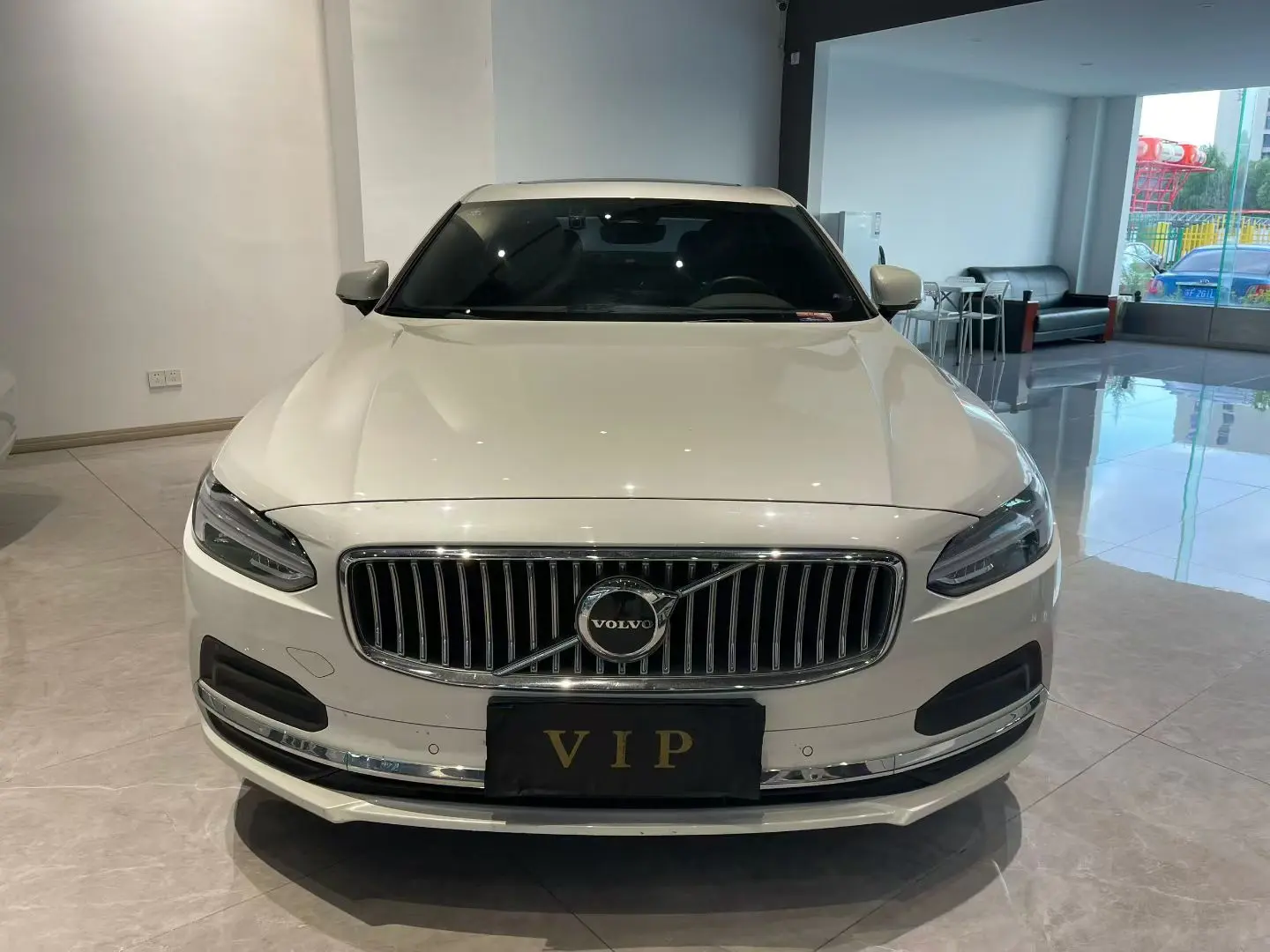 Volvo S90