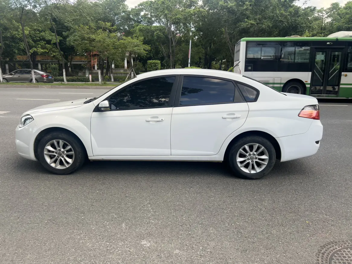 Brilliance Zhonghua H330