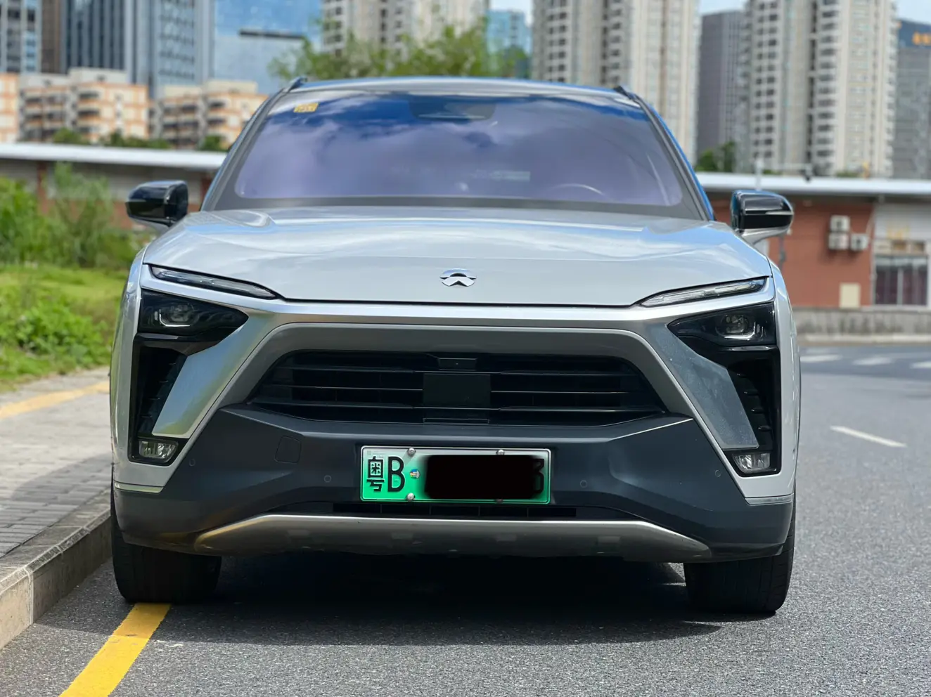 NIO ES8