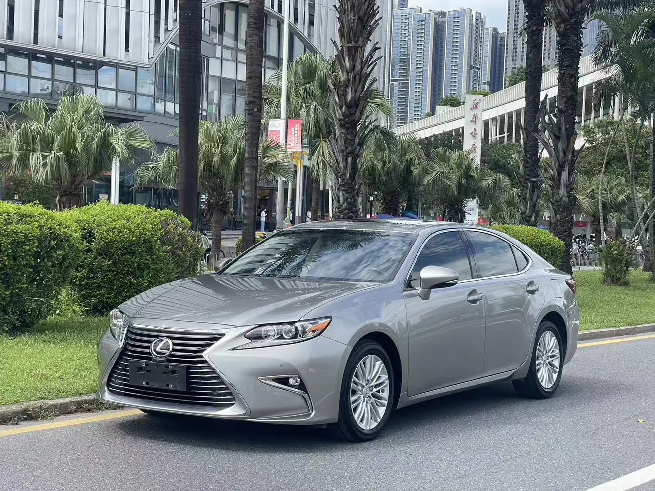 Lexus ES
