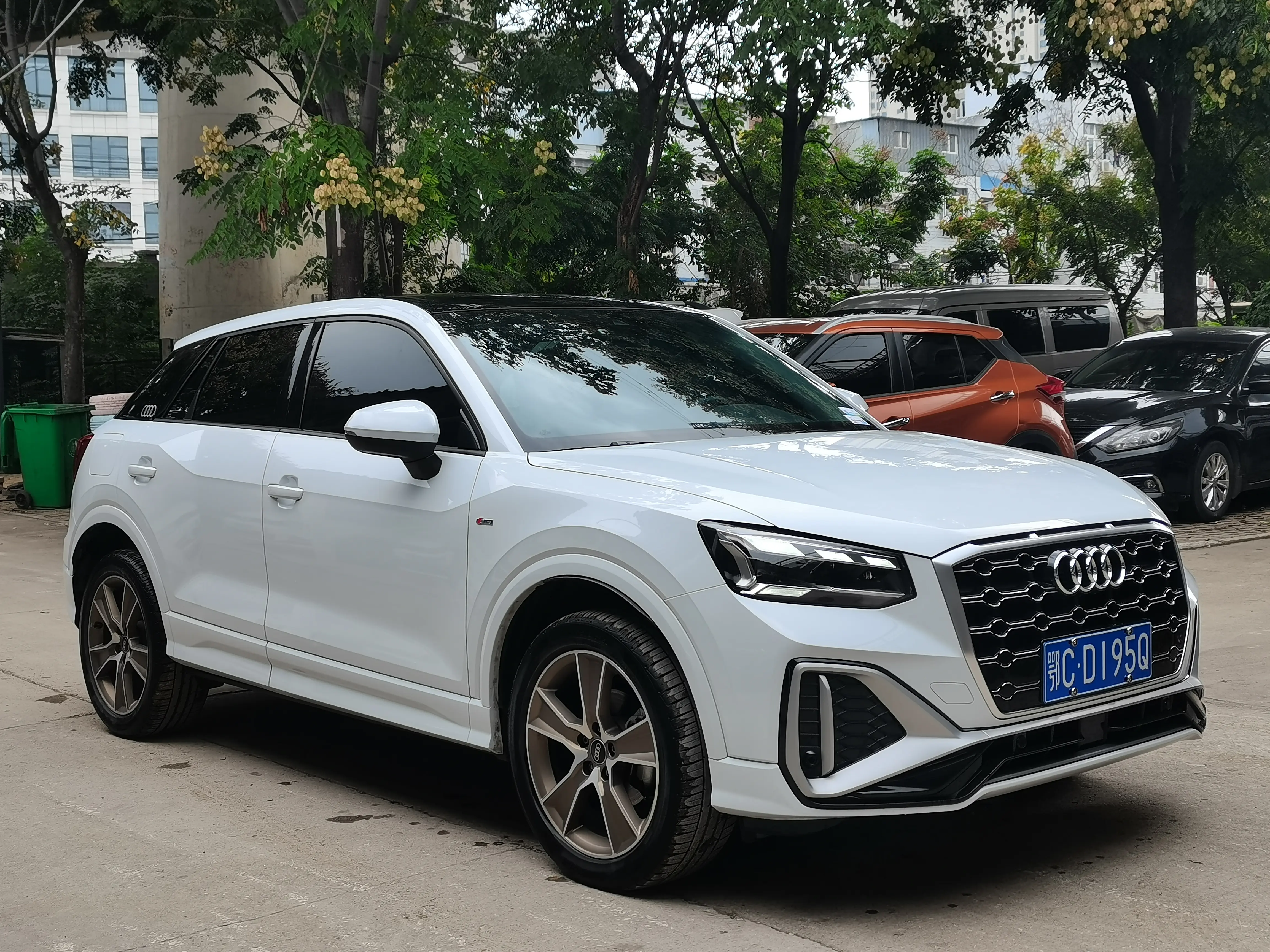 Audi Q2L