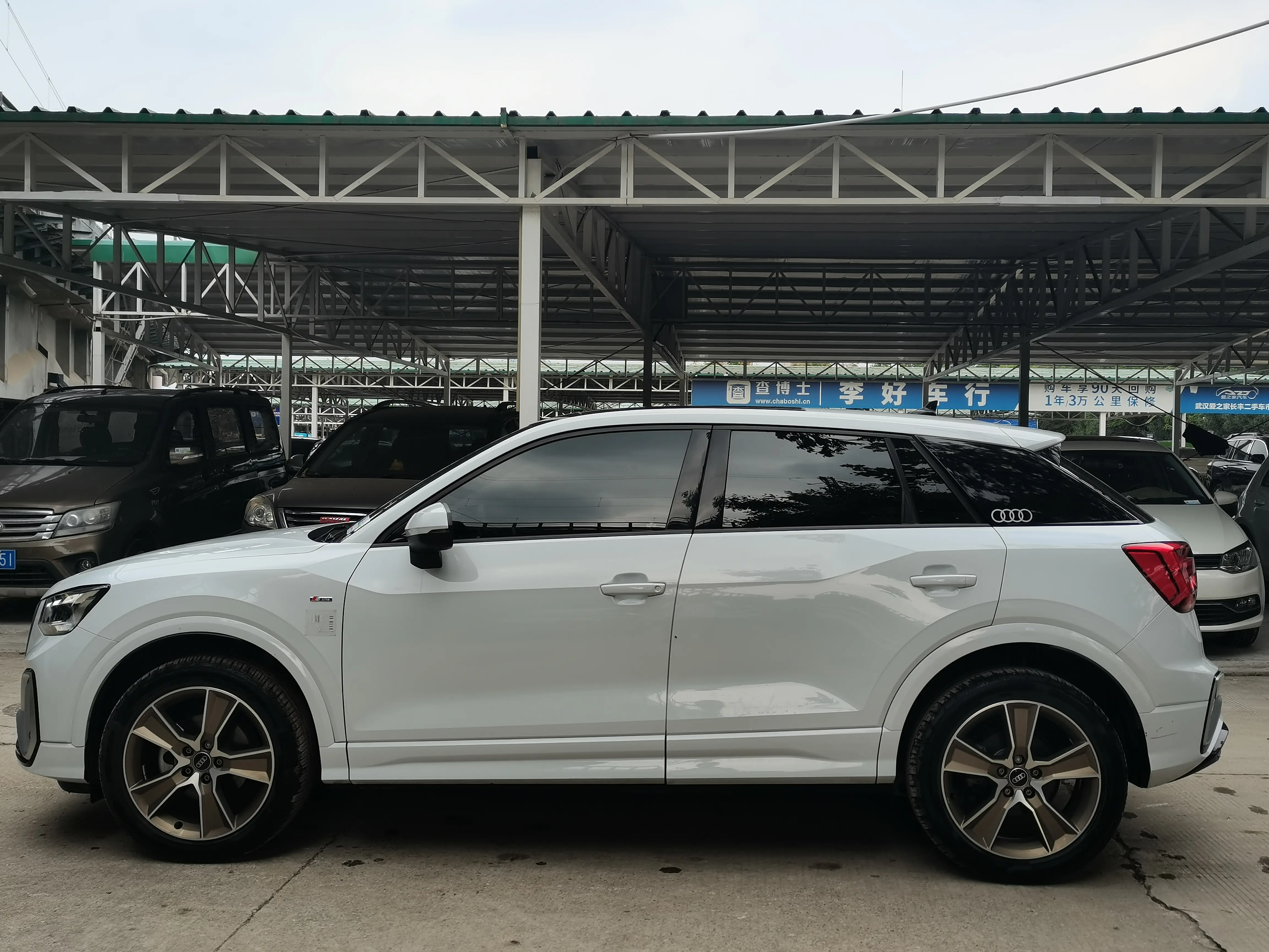 Audi Q2L