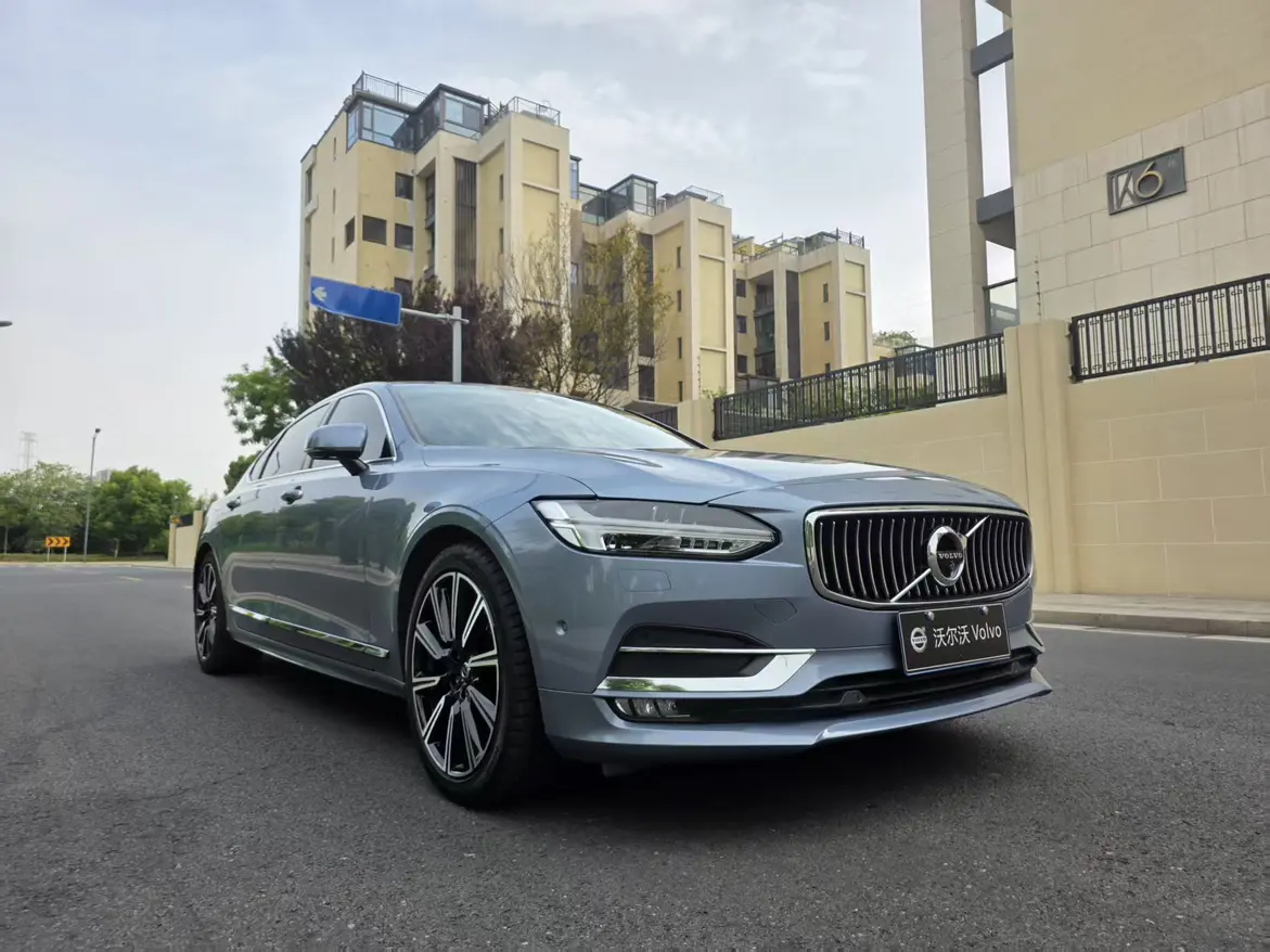 Volvo S90