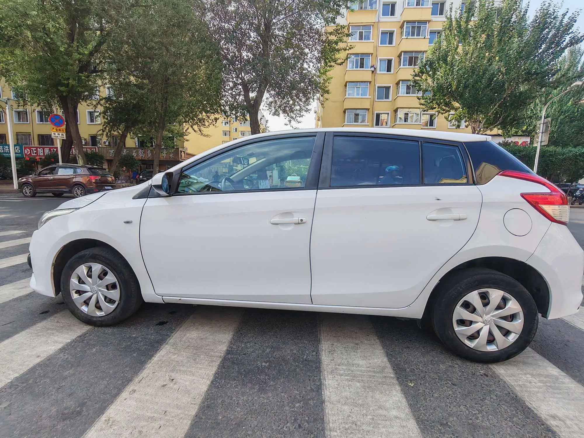 Toyota YARiS L to dazzle