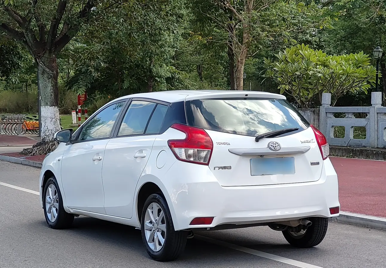 Toyota YARiS L to dazzle