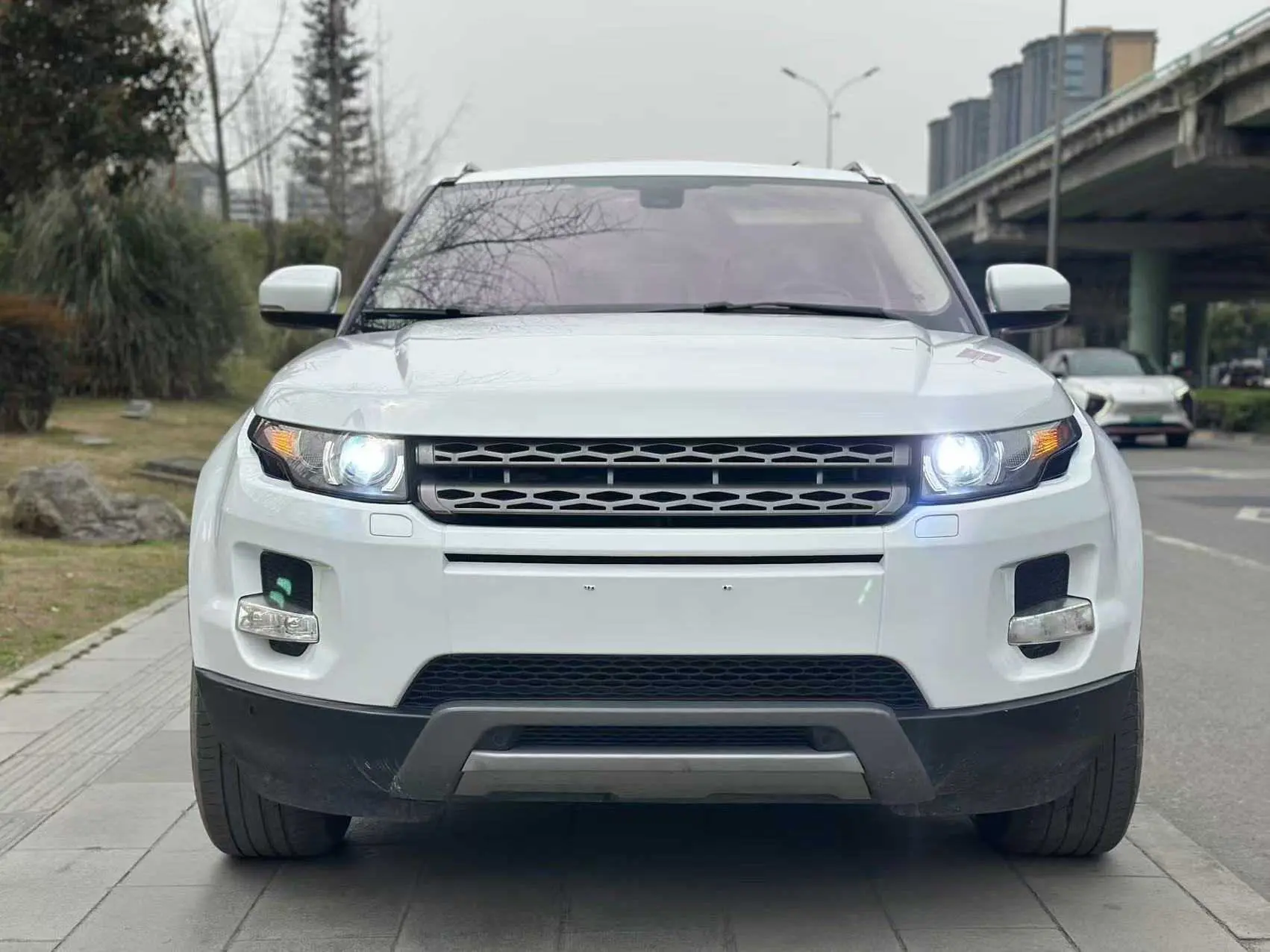 Land Rover Range Rover Evoque (imported)