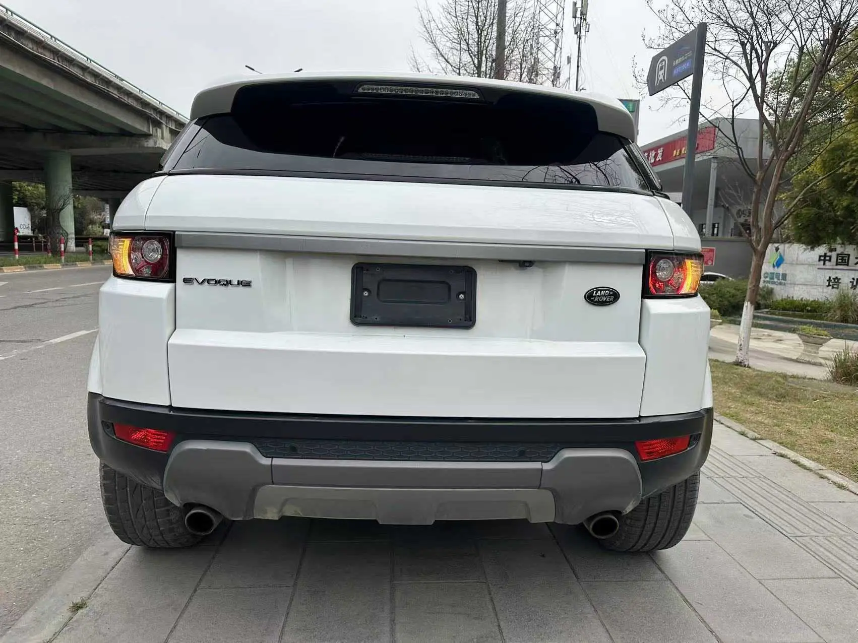 Land Rover Range Rover Evoque (imported)
