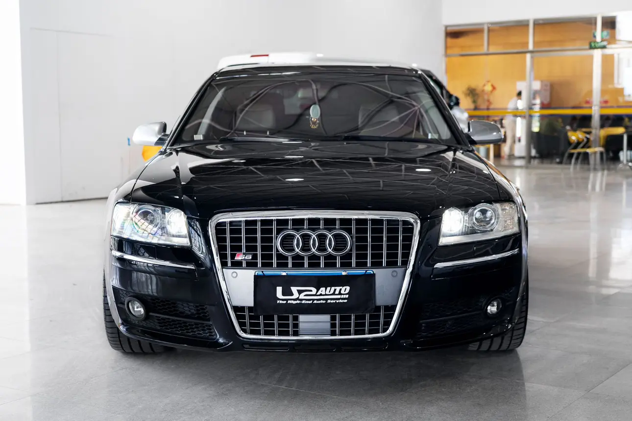 Audi S8  из Китая