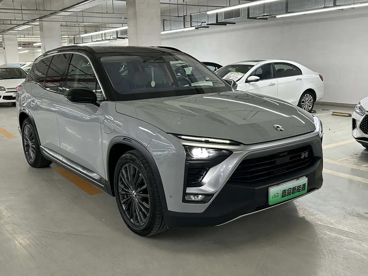 NIO ES8
