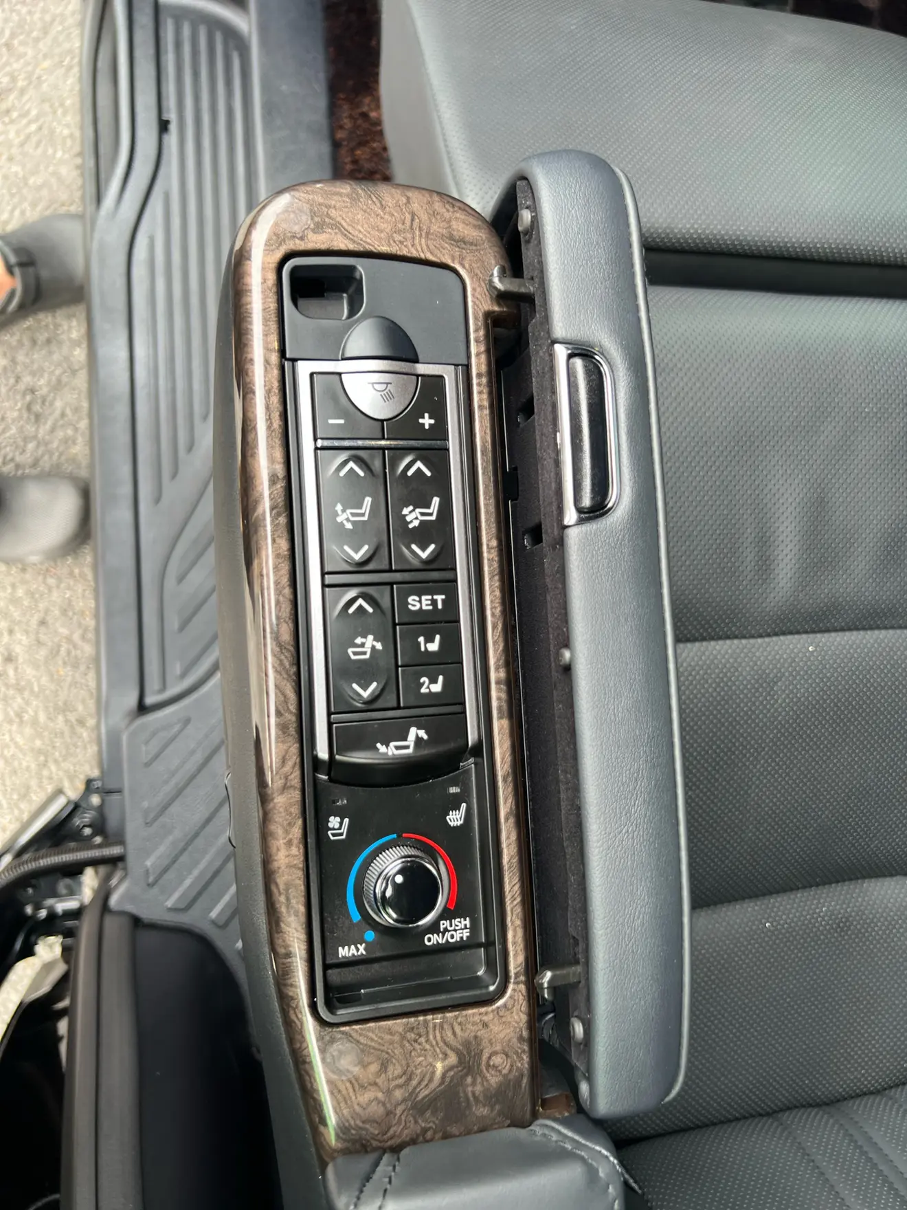 Toyota Crown Wellfire